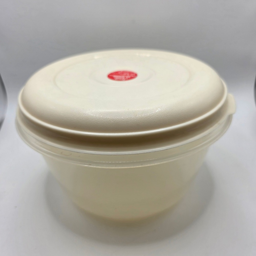 Vintage Rubbermaid Servin Saver 72oz 2.1L Round Food Storage Container‎ HS-900